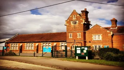 Burghfield St Mary's C.E. Primary School building in Reading