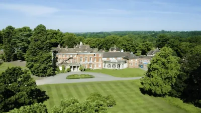 Elstree School building in Reading