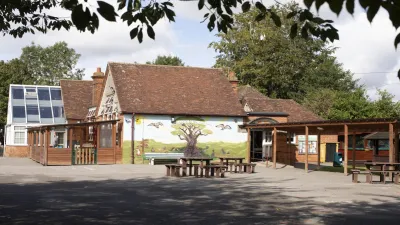 Haddenham Community Infant School building in Aylesbury