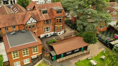 Oaklands School building in Loughton