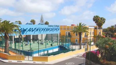 Oakley College building in 