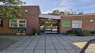 Stone Lodge Academy building in Ipswich