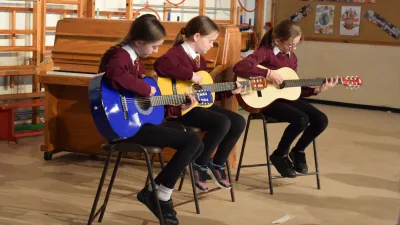 Tidcombe Primary School building in Tiverton