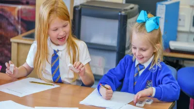 Camp Hill Primary School building in Nuneaton